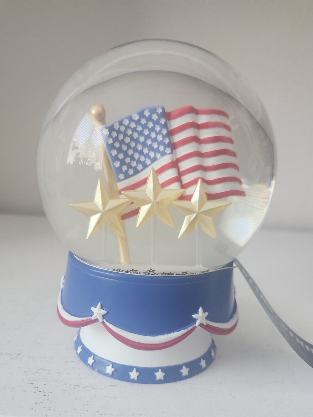 Patriotic American Flag Snow Globe with Gold Stars - Blue/White/Red